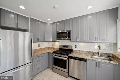 Kitchen - 1024 Philip Powers Dr, Laurel, MD 20707 photo 2 of 2