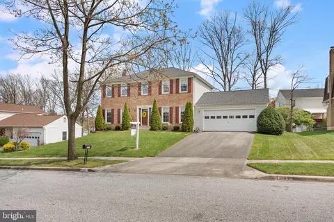 12901 Black Oak Dr, Laurel, MD 20708