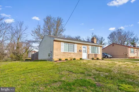 4626 Bromley Ave, Suitland, MD 20746