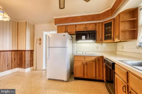 Kitchen - 320 Compton Ave, Laurel, MD 20707 photo 5 of 6