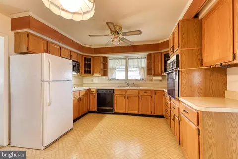 Kitchen - 320 Compton Ave, Laurel, MD 20707 photo 2 of 6