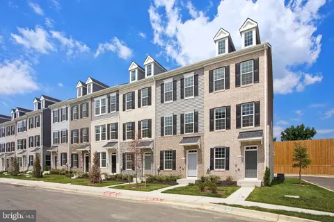2734 Lanham Hill Cir, Marlboro, MD 20774
