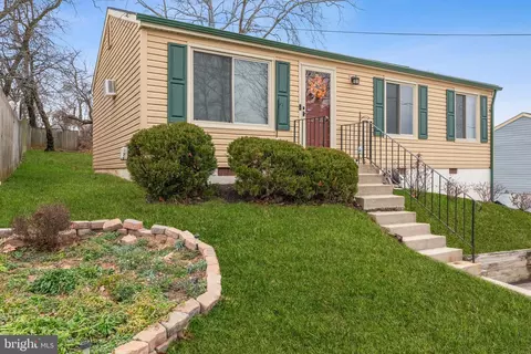 1006 Cedar Heights Dr, Capitol Heights, MD 20743