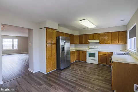 Kitchen - 11404 Hermosa Dr, Laurel, MD 20708 photo 6 of 13
