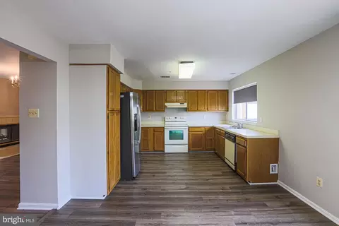 Kitchen - 11404 Hermosa Dr, Laurel, MD 20708 photo 4 of 13