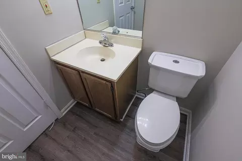 Bath - 11404 Hermosa Dr, Laurel, MD 20708 photo 2 of 9