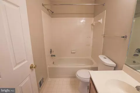 Bath - 11404 Hermosa Dr, Laurel, MD 20708 photo 7 of 9