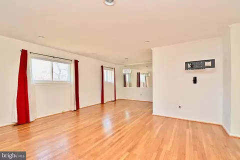 Living - 5209 Whitfield Chapel Rd, Lanham, MD 20706 photo 2 of 4