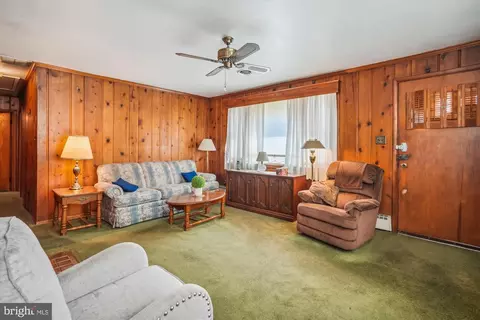 9522 Franklin Ave, Lanham, MD 20706 photo 3