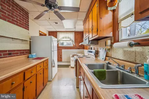 9522 Franklin Ave, Lanham, MD 20706 photo 8
