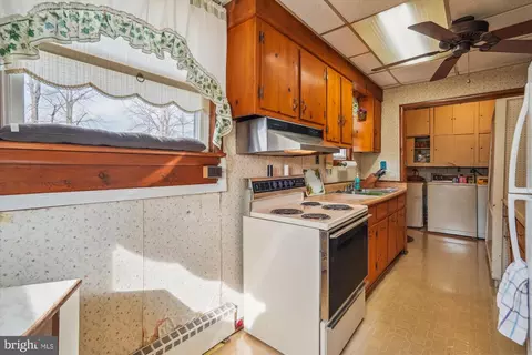 9522 Franklin Ave, Lanham, MD 20706 photo 6