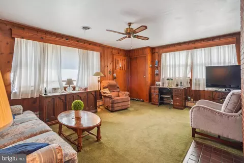 9522 Franklin Ave, Lanham, MD 20706 photo 4