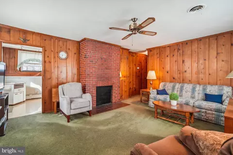 9522 Franklin Ave, Lanham, MD 20706 photo 2