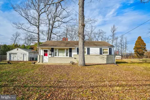 9522 Franklin Ave, Lanham, MD 20706