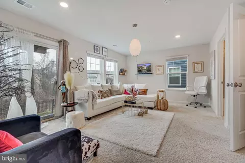 Living - 2035 Ruby Turn Turn, Bowie, MD 20721 photo 6 of 7