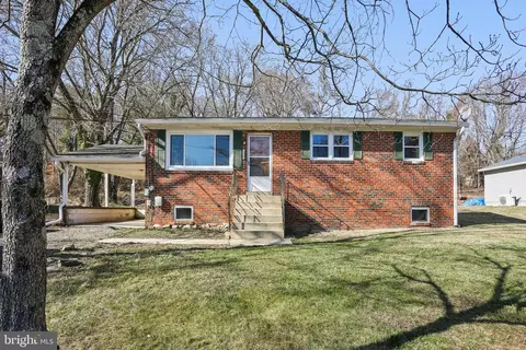 5006 Meadowbrook Dr, Suitland, MD 20746