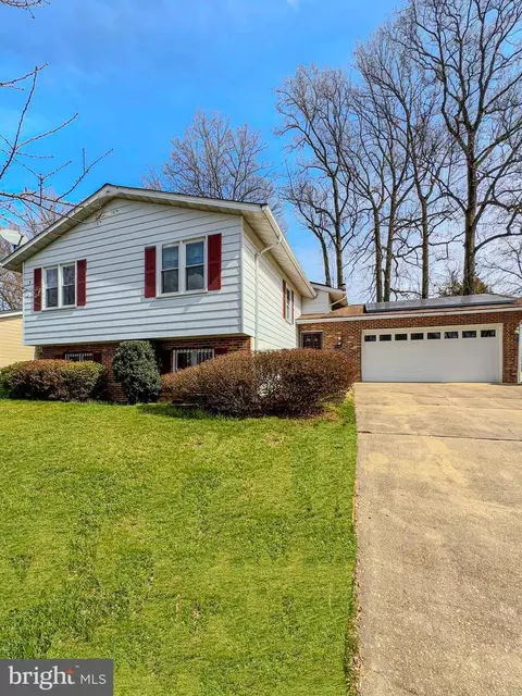 110 Castleton Dr, Marlboro, MD 20774