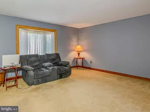 Living - 110 Castleton Dr, Marlboro, MD 20774 photo 1 of 4