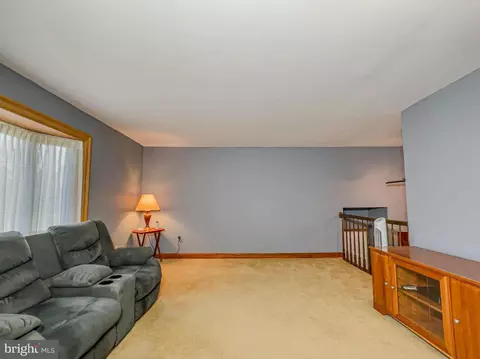 Living - 110 Castleton Dr, Marlboro, MD 20774 photo 2 of 4
