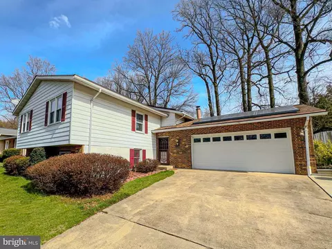 Exterior - 110 Castleton Dr, Marlboro, MD 20774 photo 2 of 10