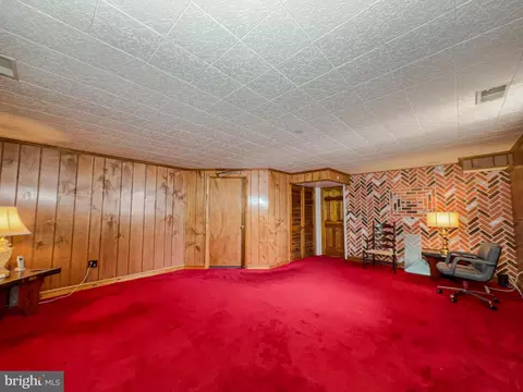 Living - 110 Castleton Dr, Marlboro, MD 20774 photo 3 of 4