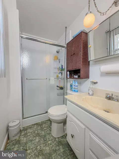 Bath - 110 Castleton Dr, Marlboro, MD 20774 photo 4 of 4