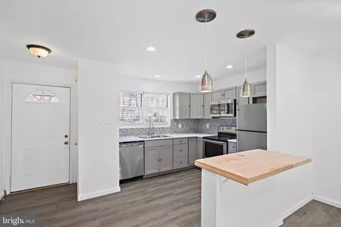 5935 Applegarth Pl, Capitol Heights, MD 20743