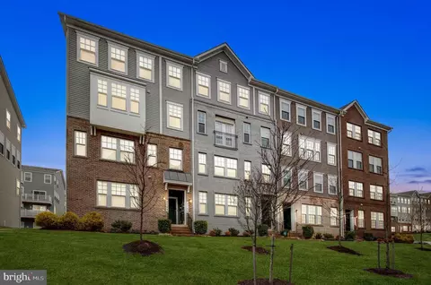 2744 Duvall Ridge Rd #455, Hyattsville, MD 20785