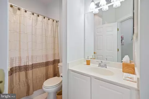 Bath - 7302 Colchis Ct, Laurel, MD 20707 photo 3 of 4