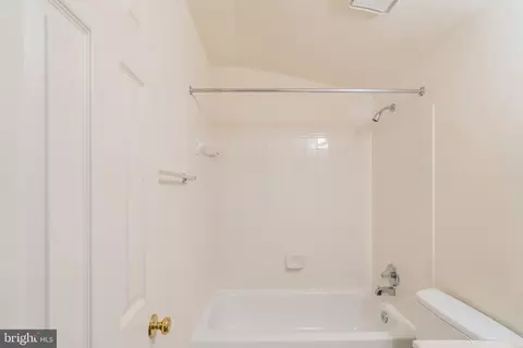 Bath - 629 Evening Star Pl, Bowie, MD 20721 photo 6 of 9