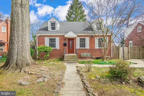 9105 48th Pl, College Park, MD 20740