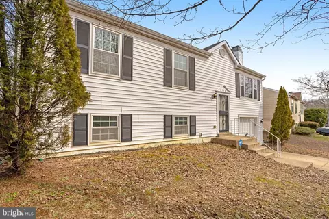 4716 John St, Suitland, MD 20746