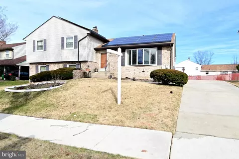 13018 Cloverly Dr, Marlboro, MD 20774