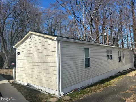 9402 Acorn Park St, Capitol Heights, MD 20743