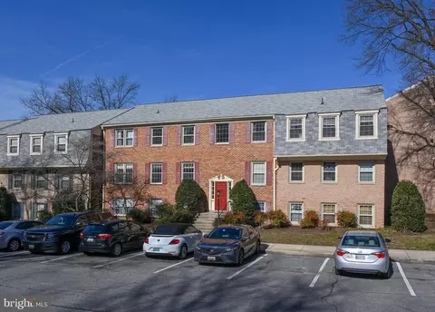 6032 Westchester Park Dr #201, College Park, MD 20740