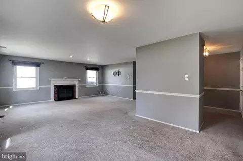 Living - 3700 Margin Way, Bowie, MD 20715 photo 2 of 3