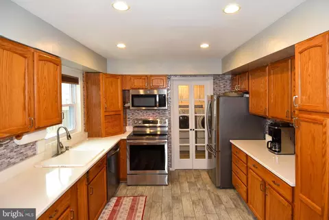 Kitchen - 2806 Farris Ln, Bowie, MD 20715 photo 3 of 5