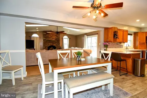 Dining - 2806 Farris Ln, Bowie, MD 20715 photo 3 of 7