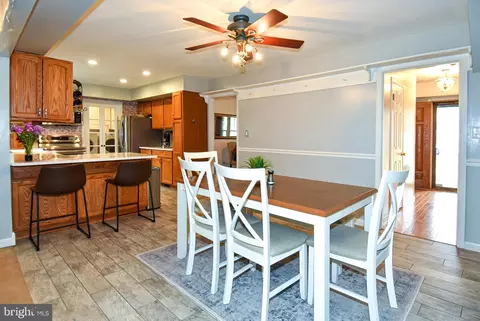 Dining - 2806 Farris Ln, Bowie, MD 20715 photo 4 of 7