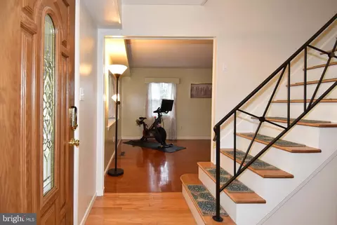 Entry Way - 2806 Farris Ln, Bowie, MD 20715 photo 4 of 4