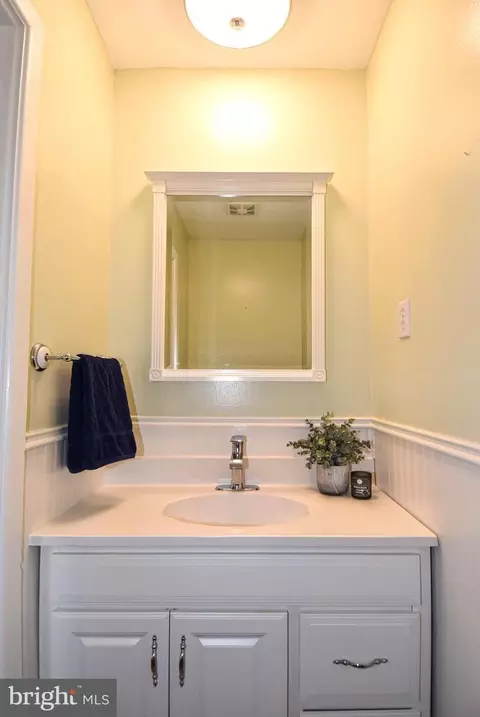 Bath - 2806 Farris Ln, Bowie, MD 20715 photo 1 of 5