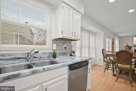 Kitchen - 9335 Copernicus Dr, Lanham, MD 20706 photo 5 of 6