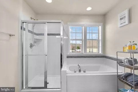 10300 Galaxy View Ln, Lanham, MD 20706 photo 32