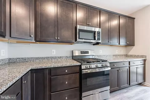 Kitchen - 5518 Lanteen St, Lanham, MD 20706 photo 6 of 8