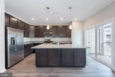 Kitchen - 5518 Lanteen St, Lanham, MD 20706 photo 2 of 8