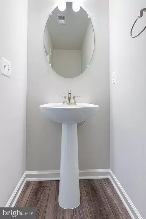 Bath - 5518 Lanteen St, Lanham, MD 20706 photo 1 of 4