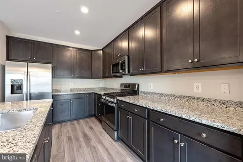 Kitchen - 5518 Lanteen St, Lanham, MD 20706 photo 4 of 8