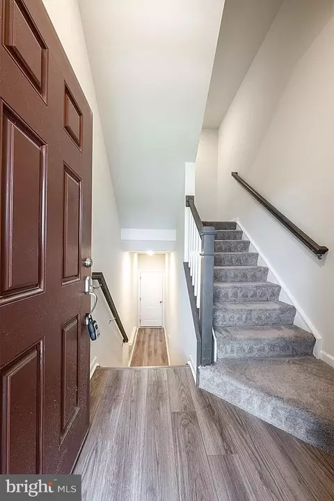 Entry Way - 5518 Lanteen St, Lanham, MD 20706 photo 2 of 5