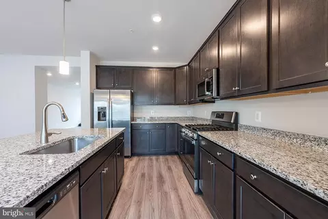 Kitchen - 5518 Lanteen St, Lanham, MD 20706 photo 5 of 8