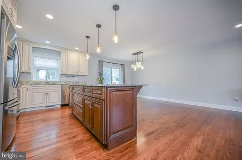 Kitchen - 9701 Massie Dr, Clinton, MD 20735 photo 10 of 15